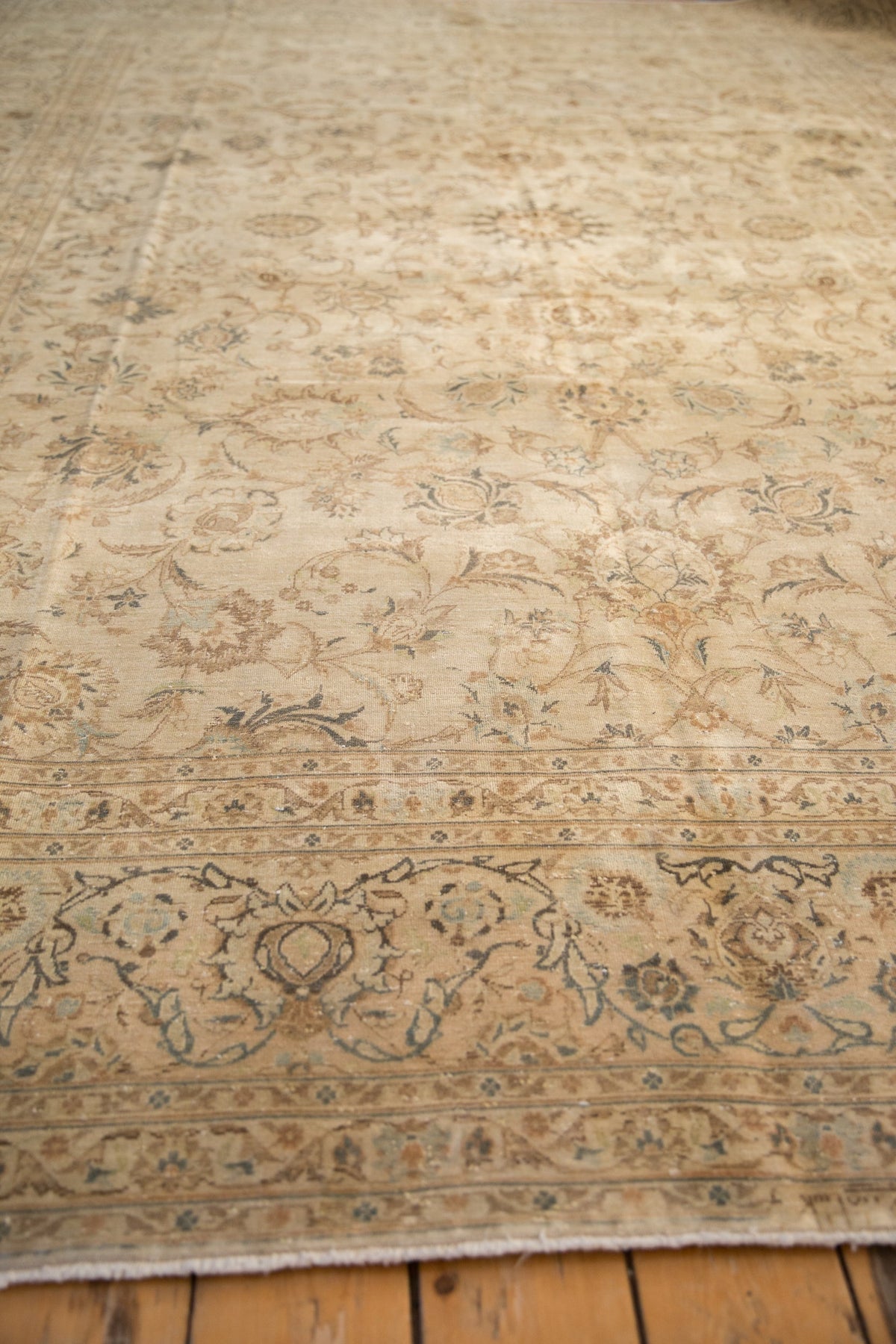 8.5x11.5 Vintage Distressed Kashan Carpet