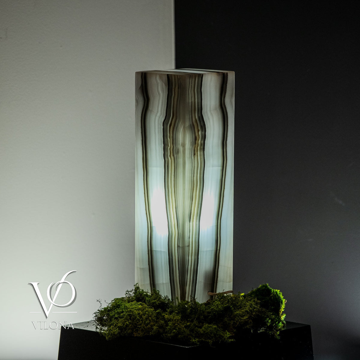 White Ice Onyx Lamp (Exotic Table Lamp #7)
